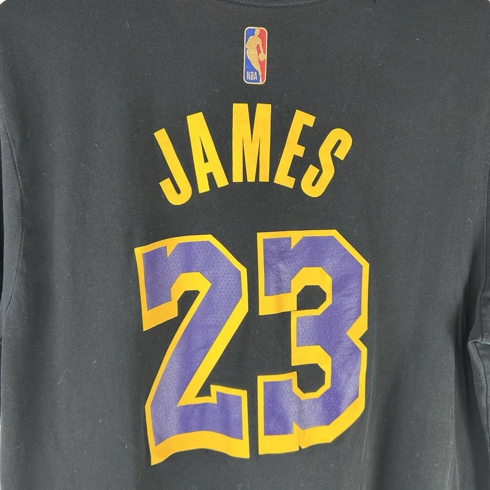 Nike Graphic Tee Lakers LeBron James 23 Crew Neck Short‎ Sleeve NBA XL BV1919